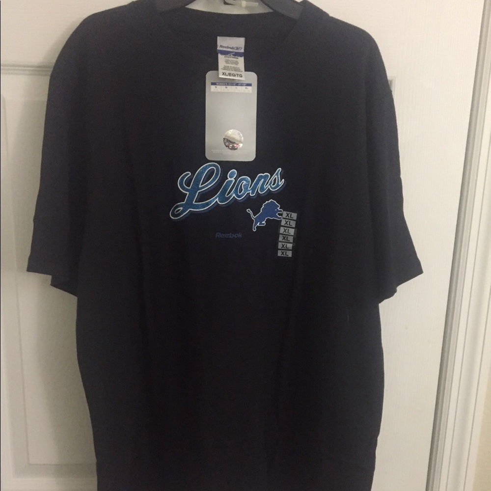 Brand New officially licensed lions t shirt
